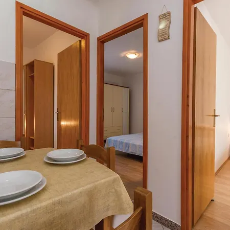 Apartmán 3 Bedroom Lovely In Bibinje