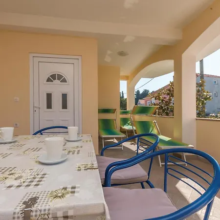 3 Bedroom Lovely In Apartmán *