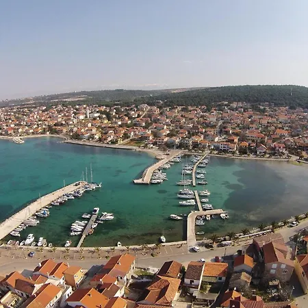 3 Bedroom Lovely In Apartmán Bibinje