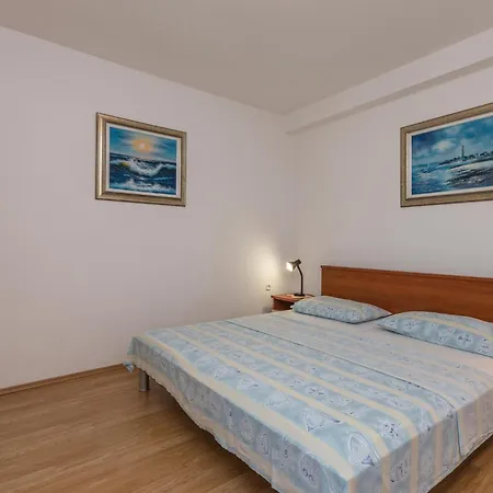 Appartement 3 Bedroom Lovely In *