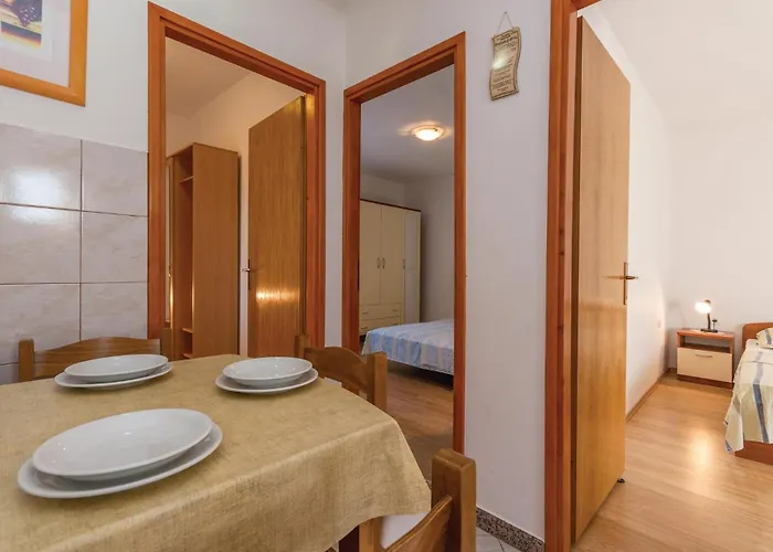 아파트 3 Bedroom Gorgeous In 비빈제