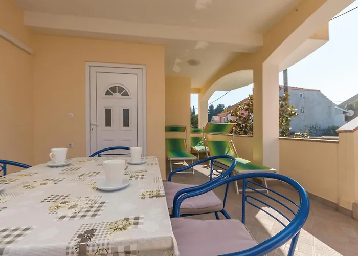 3 Bedroom Gorgeous In 아파트 *